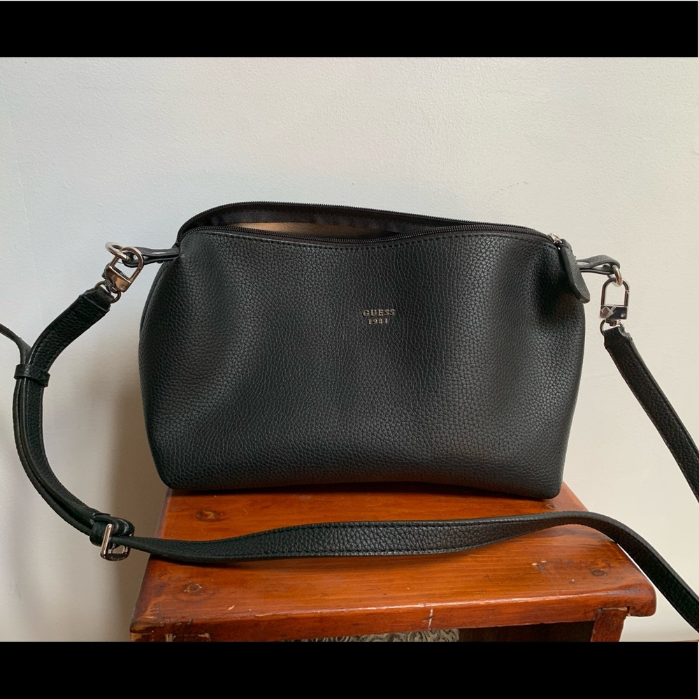 New w/o tags: Guess synthetic black shoulder / cross-body bag with zip